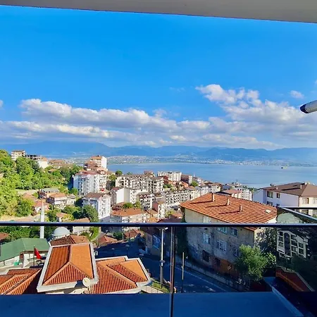 Amazing Sea & Mountain Duplex In 伊兹密特