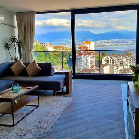 Amazing Sea & Mountain Duplex In 公寓