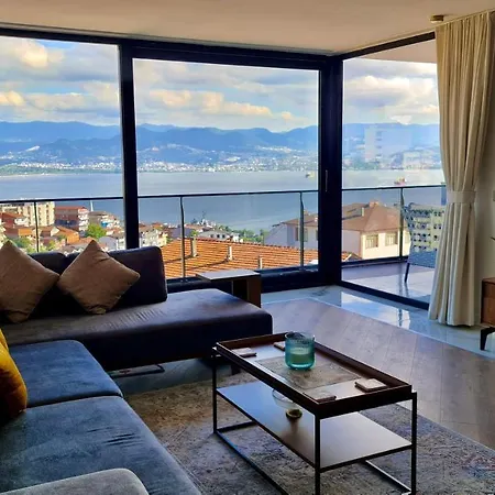 Amazing Sea & Mountain Duplex In *